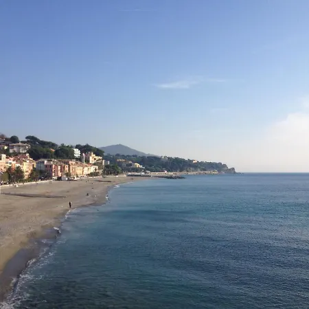 Appartement Il Mare In Piazza à Albisola Superiore Extérieur photo